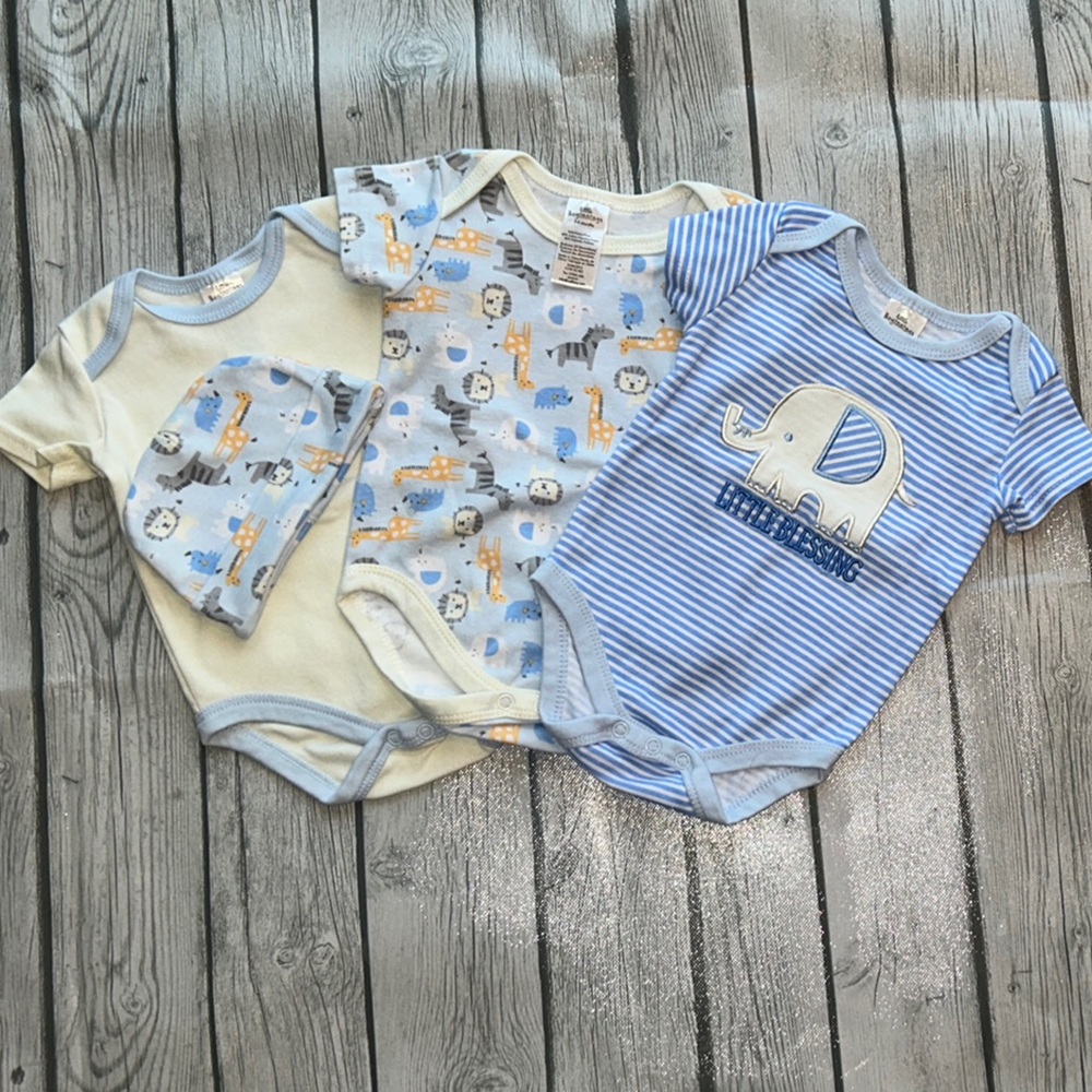 NWOT Little Beginnings 3-6mo Adorable Baby Onesies Set in Blue and Cream